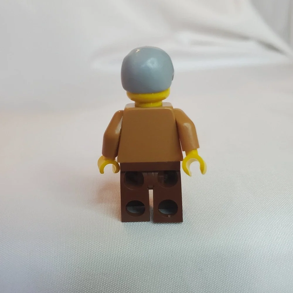 LEGO‎ Grandma & Grandad  Minifigure from Set 60134 City People